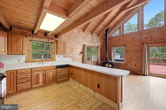 2858 CROSSINGS VIEW RD, Paw Paw, WV 25434