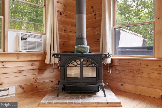 2858 CROSSINGS VIEW RD, Paw Paw, WV 25434