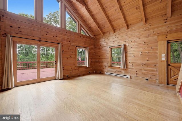 2858 CROSSINGS VIEW RD, Paw Paw, WV 25434