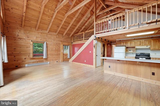 2858 CROSSINGS VIEW RD, Paw Paw, WV 25434