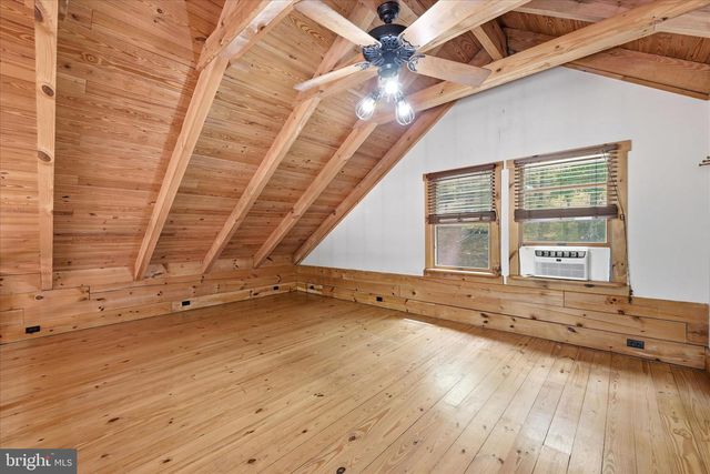 2858 CROSSINGS VIEW RD, Paw Paw, WV 25434