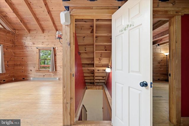 2858 CROSSINGS VIEW RD, Paw Paw, WV 25434