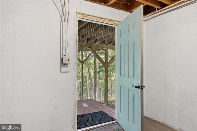 2858 CROSSINGS VIEW RD, Paw Paw, WV 25434