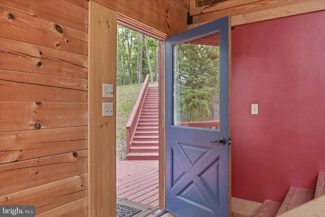 2858 CROSSINGS VIEW RD, Paw Paw, WV 25434