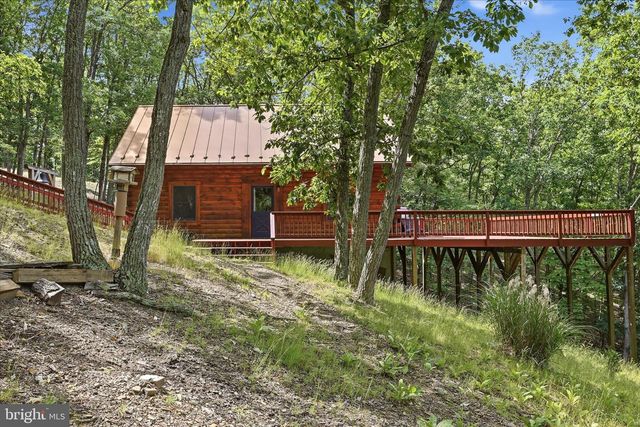 2858 CROSSINGS VIEW RD, Paw Paw, WV 25434