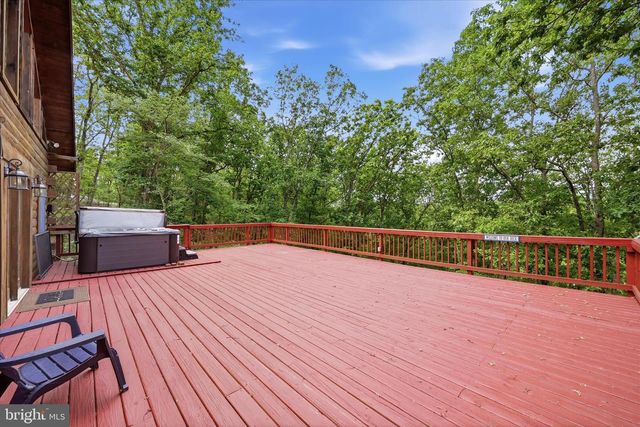2858 CROSSINGS VIEW RD, Paw Paw, WV 25434