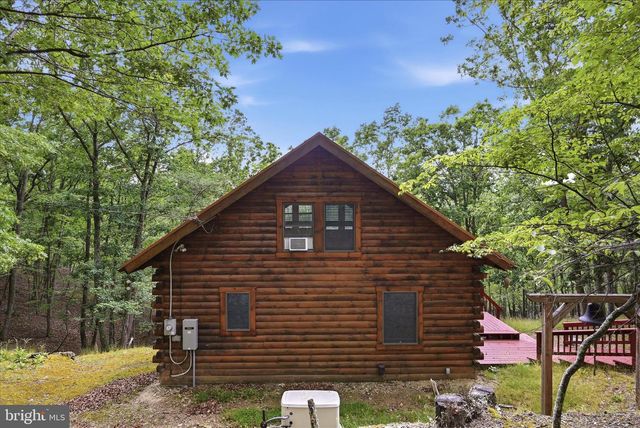 2858 CROSSINGS VIEW RD, Paw Paw, WV 25434