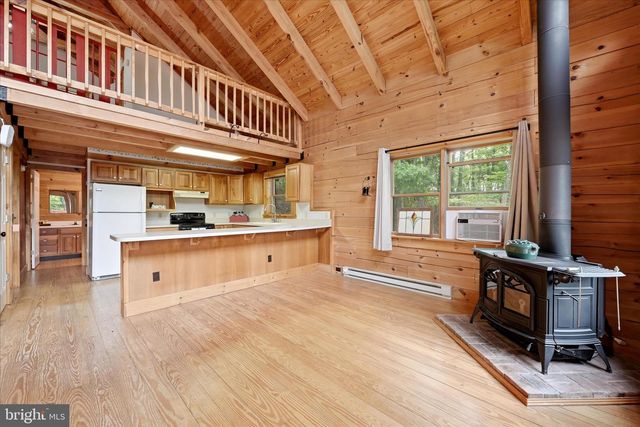 2858 CROSSINGS VIEW RD, Paw Paw, WV 25434