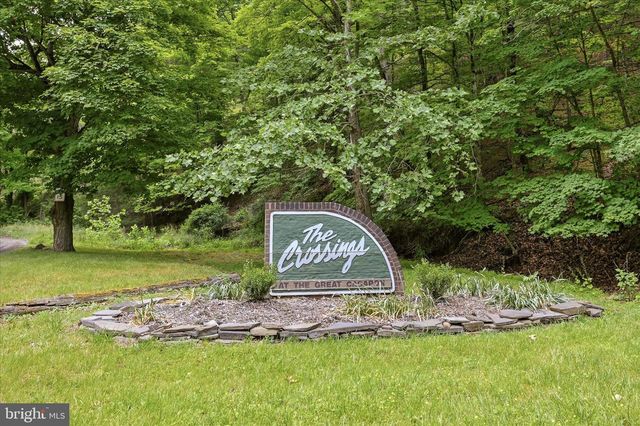 2858 CROSSINGS VIEW RD, Paw Paw, WV 25434