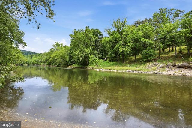 2858 CROSSINGS VIEW RD, Paw Paw, WV 25434