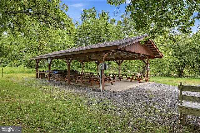 2858 CROSSINGS VIEW RD, Paw Paw, WV 25434