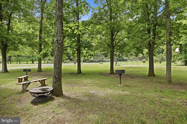 2858 CROSSINGS VIEW RD, Paw Paw, WV 25434