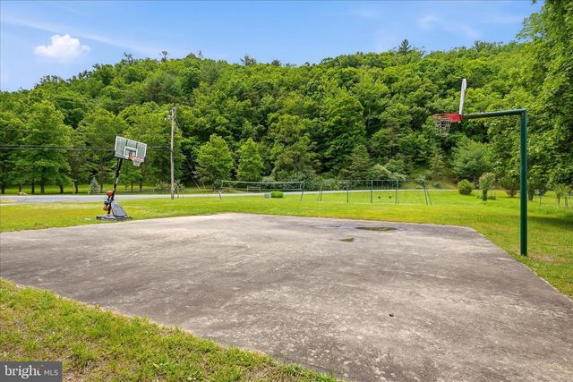 2858 CROSSINGS VIEW RD, Paw Paw, WV 25434
