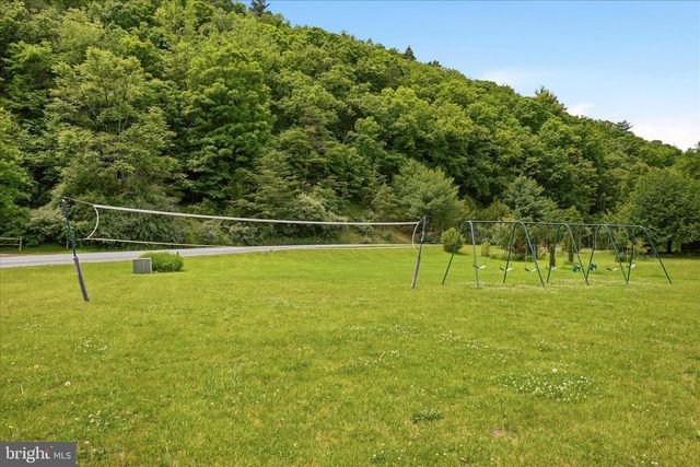 2858 CROSSINGS VIEW RD, Paw Paw, WV 25434
