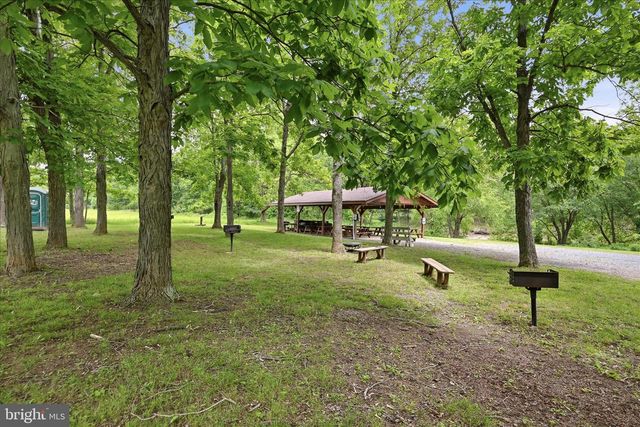 2858 CROSSINGS VIEW RD, Paw Paw, WV 25434