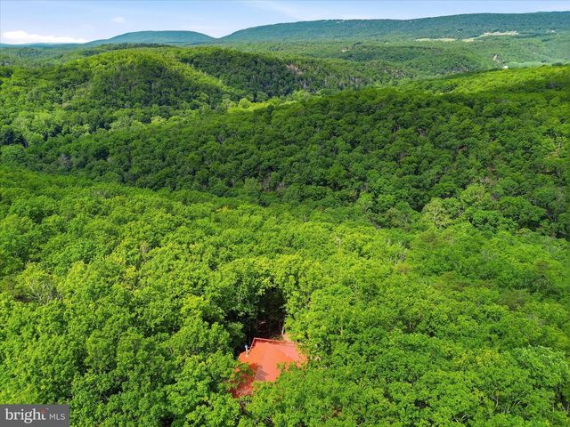 2858 CROSSINGS VIEW RD, Paw Paw, WV 25434