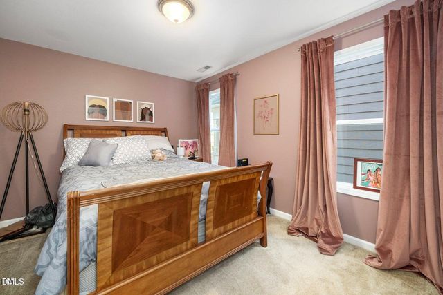 903 Ambergate Station, Apex, NC 27502