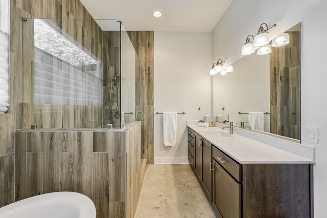 2100 E 10th ST, Austin, TX 78702