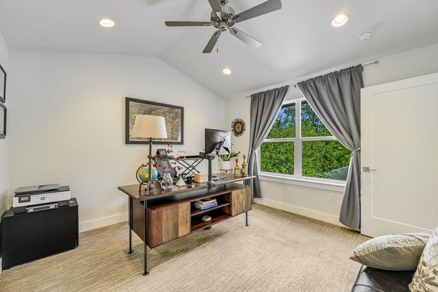 2100 E 10th ST, Austin, TX 78702