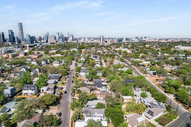 2100 E 10th ST, Austin, TX 78702