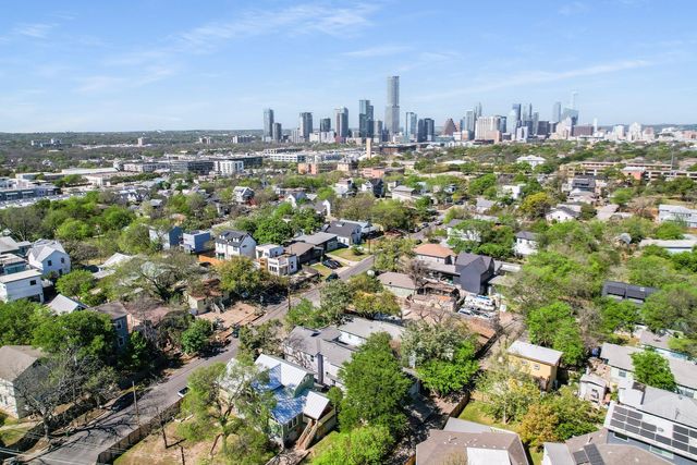 2100 E 10th ST, Austin, TX 78702