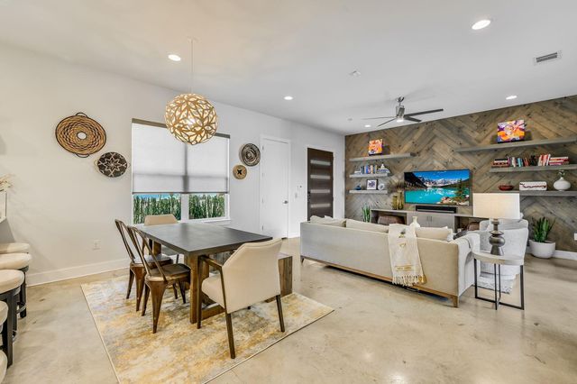 2100 E 10th ST, Austin, TX 78702