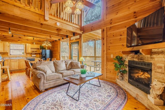 1739 W Sky View Drive, Sevierville, TN 37876