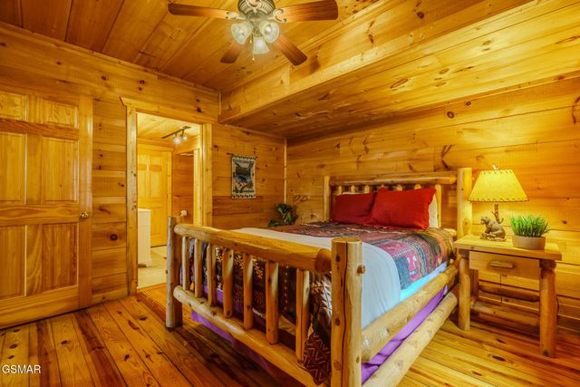 1739 W Sky View Drive, Sevierville, TN 37876