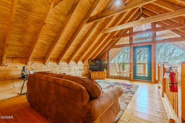 1739 W Sky View Drive, Sevierville, TN 37876