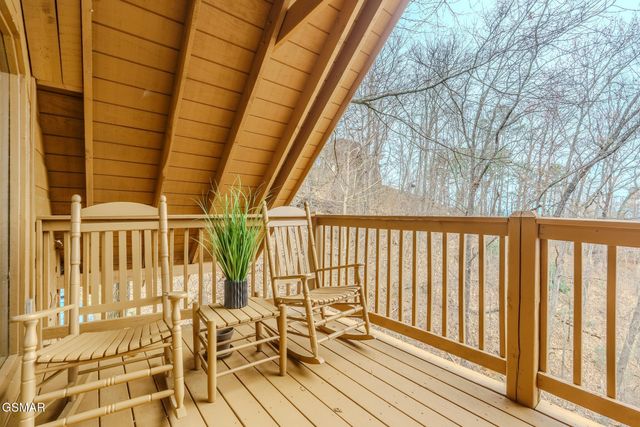 1739 W Sky View Drive, Sevierville, TN 37876