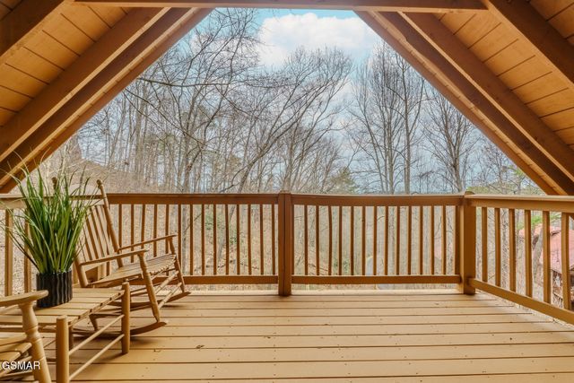 1739 W Sky View Drive, Sevierville, TN 37876