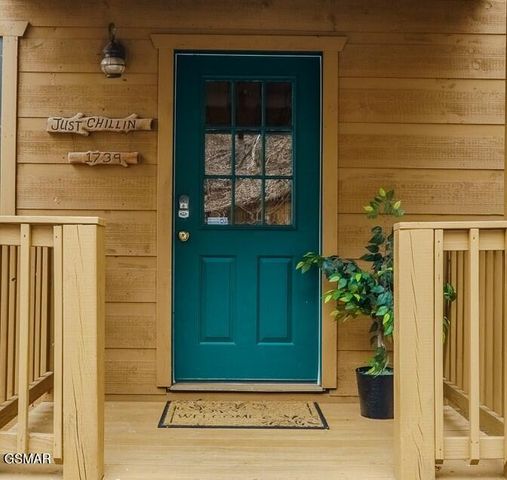 1739 W Sky View Drive, Sevierville, TN 37876