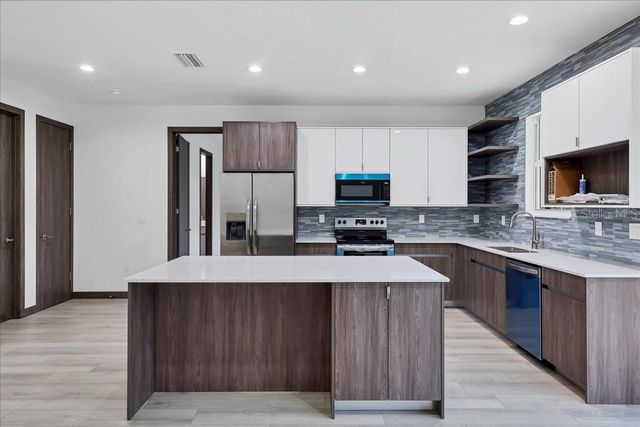 5238 FRIES AVENUE, North Port, FL 34288