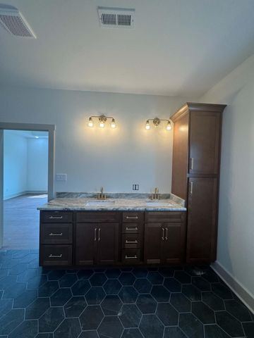 103 Choctaw Trail, Richmond, KY 40475