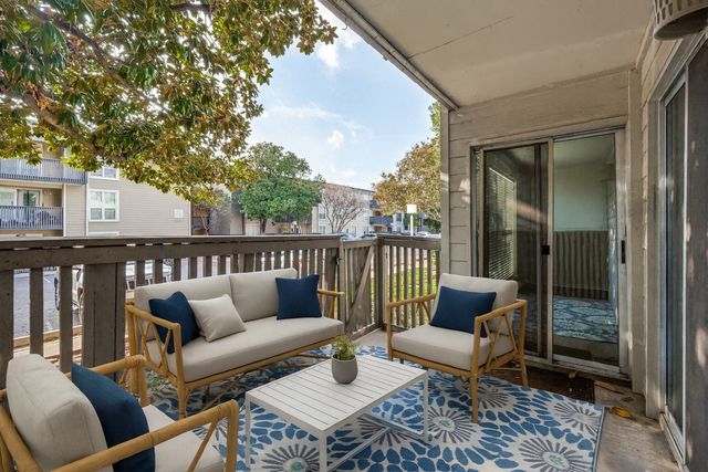 4859 Cedar Springs Road 147, Dallas, TX 75219