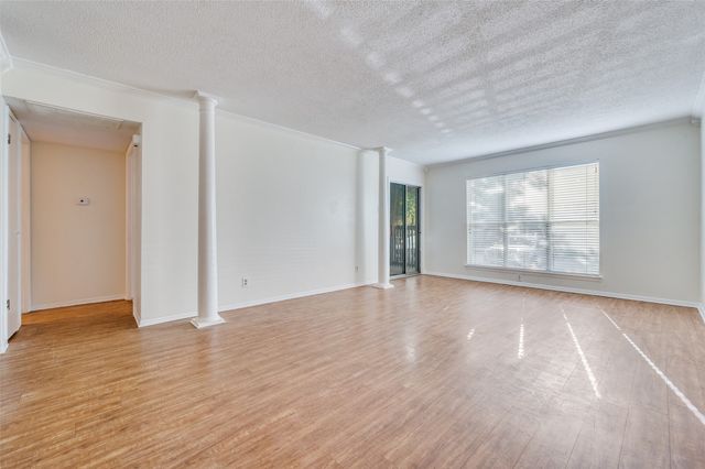 4859 Cedar Springs Road 147, Dallas, TX 75219