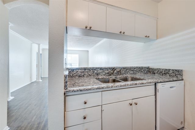 4859 Cedar Springs Road 147, Dallas, TX 75219