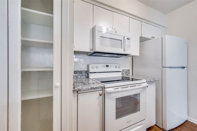 4859 Cedar Springs Road 147, Dallas, TX 75219