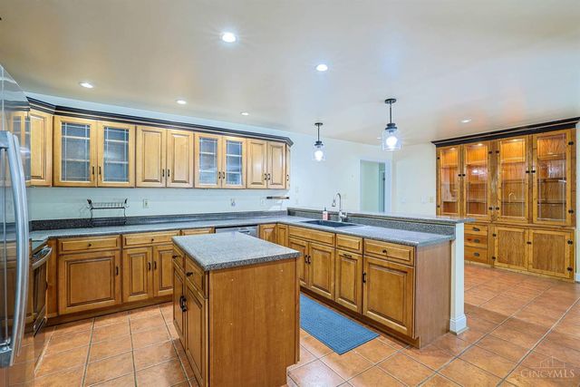 105 Red Bird Lane, Terrace Park, OH 45174