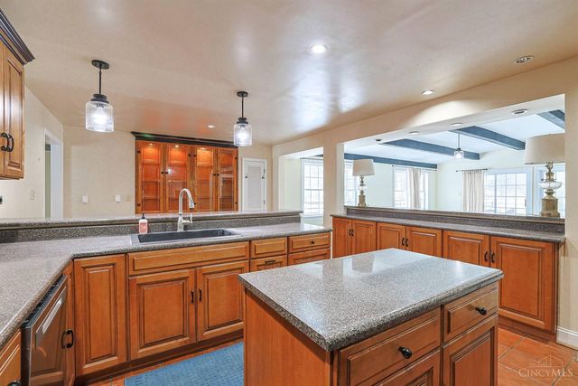 105 Red Bird Lane, Terrace Park, OH 45174