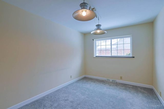 105 Red Bird Lane, Terrace Park, OH 45174