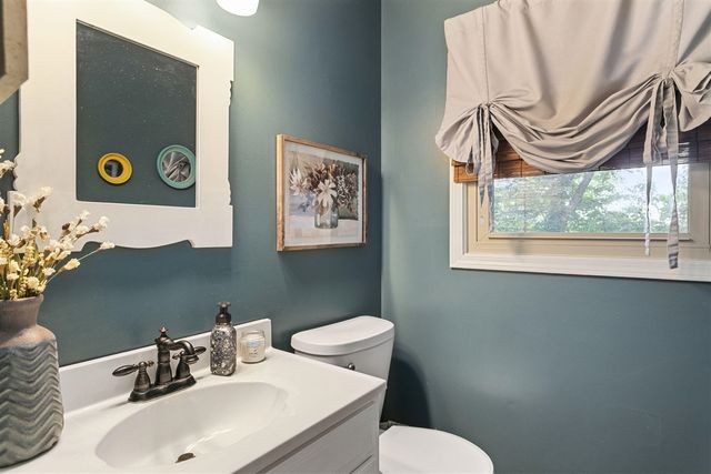 23836 N Shore Drive, Edwardsburg, MI 49112