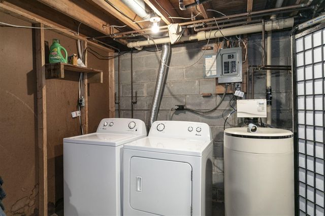 23836 N Shore Drive, Edwardsburg, MI 49112