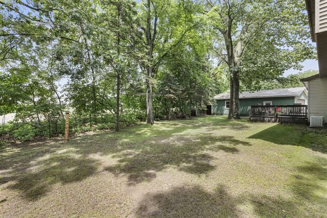 23836 N Shore Drive, Edwardsburg, MI 49112