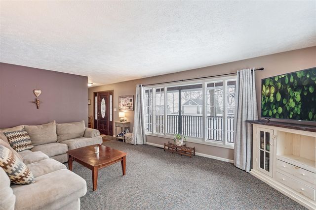 23836 N Shore Drive, Edwardsburg, MI 49112