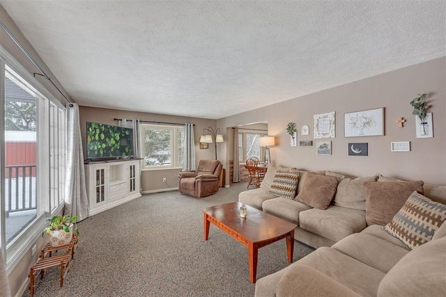 23836 N Shore Drive, Edwardsburg, MI 49112