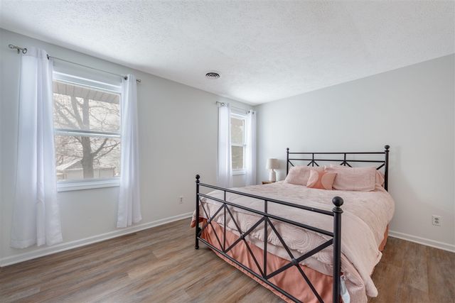 23836 N Shore Drive, Edwardsburg, MI 49112