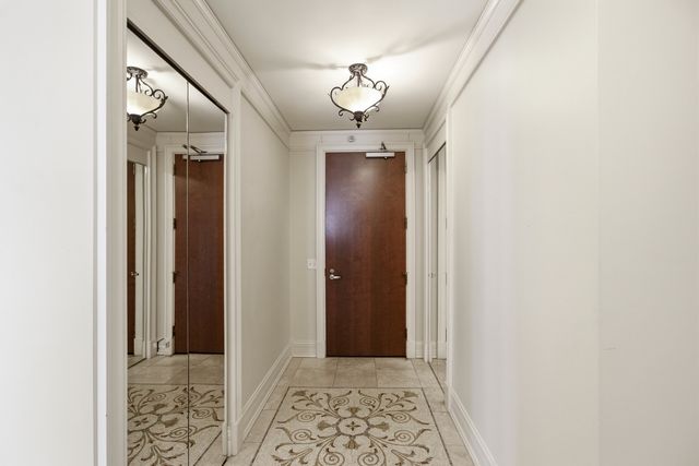 201 N Westshore Drive 1202, Chicago, IL 60601