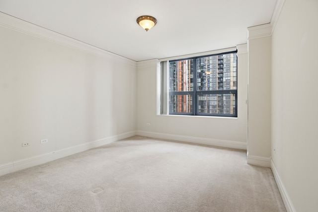 201 N Westshore Drive 1202, Chicago, IL 60601