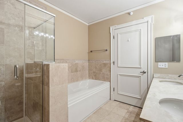 201 N Westshore Drive 1202, Chicago, IL 60601